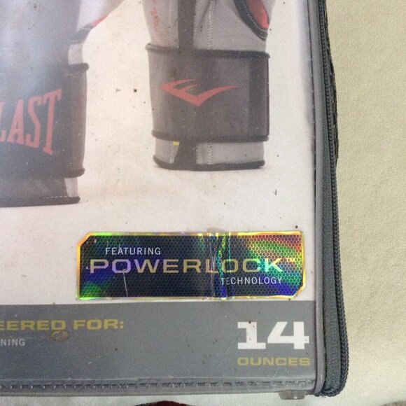 VTG Everlast 14 oz. Training Gloves, USED/Still have lots of useage.  Pro Style - Picture 3 of 4